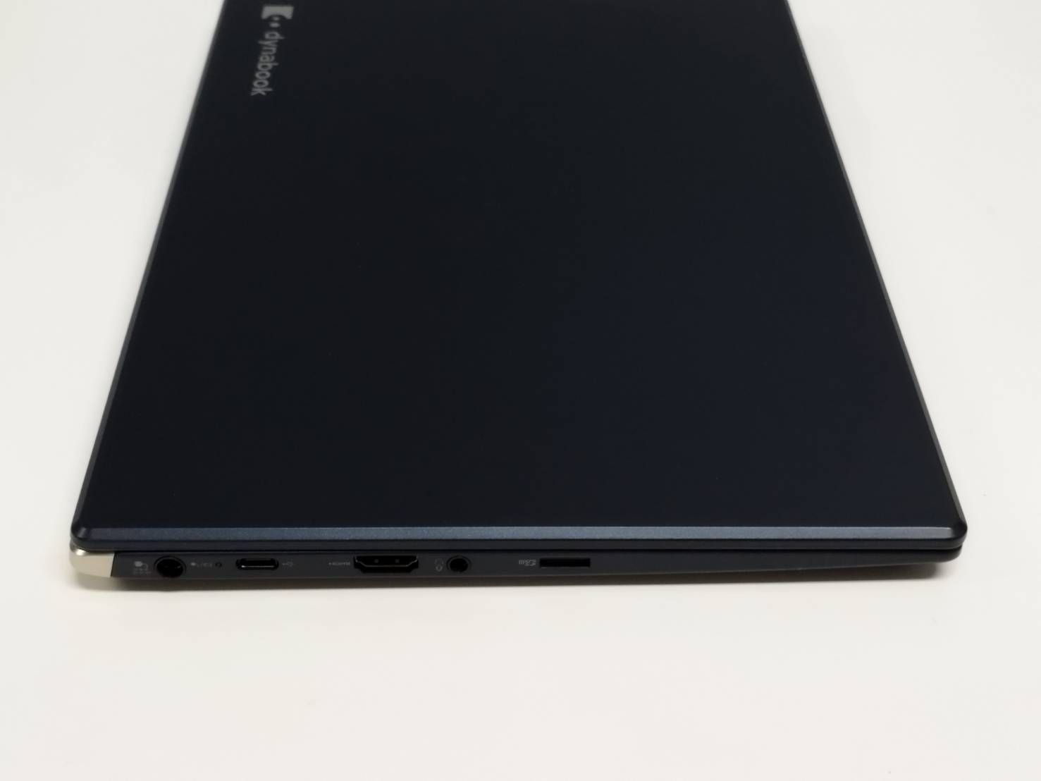 dynabook p1-g6md-bl 軽量高性能　ノートパソコン dynabook p1-g6md-bl 軽量高性能 ノートパソコン