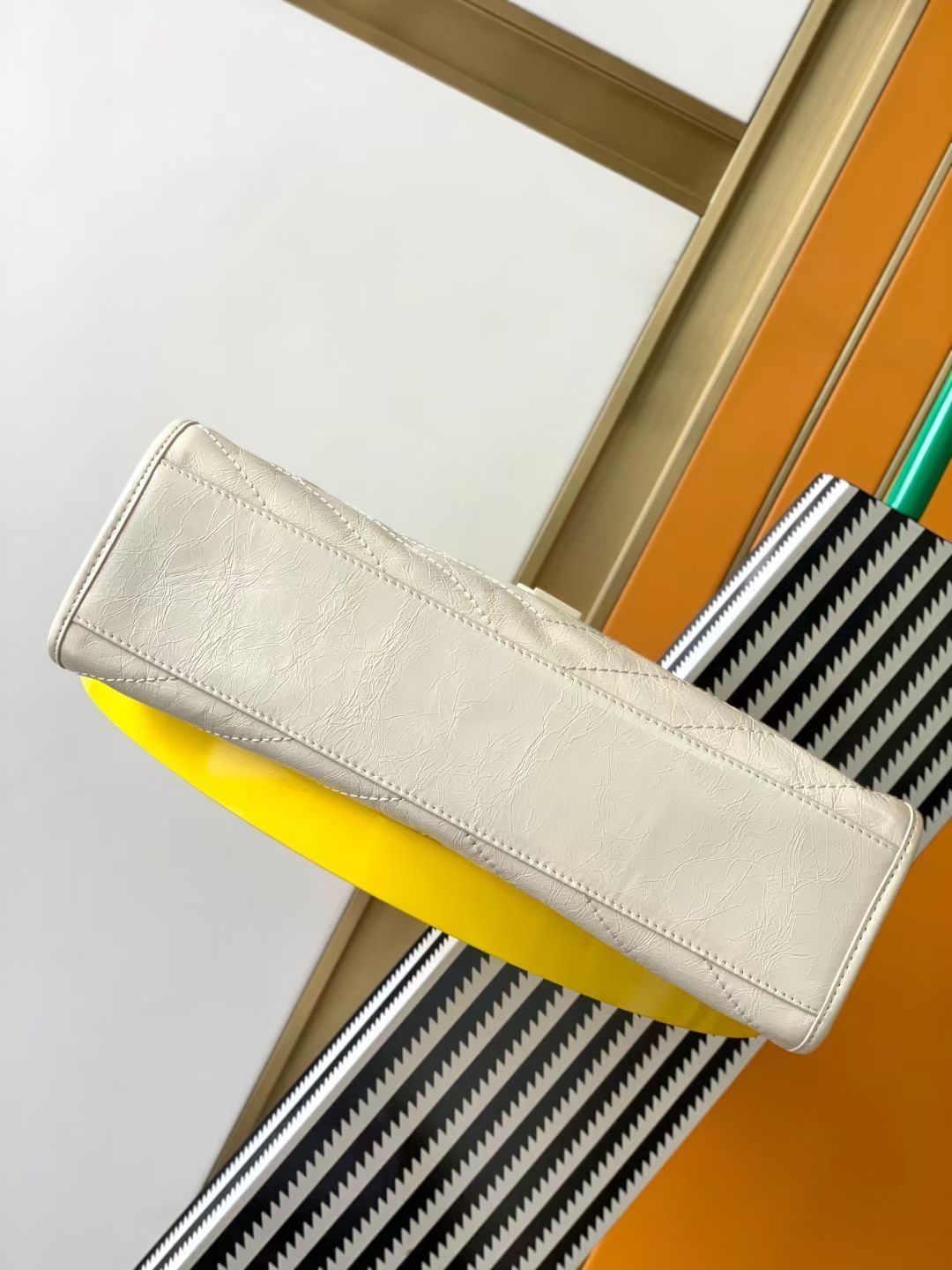 - 33×27×11.5cm