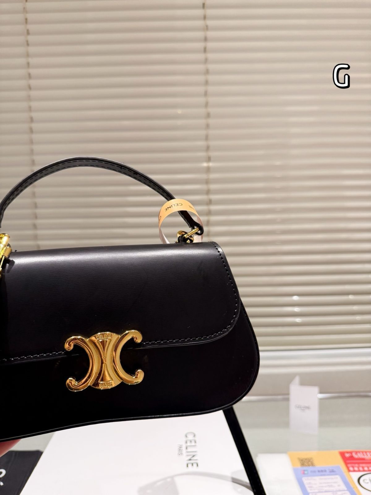 Celine] トリオンフ ショルダーバッグ - ギフトボックス付き