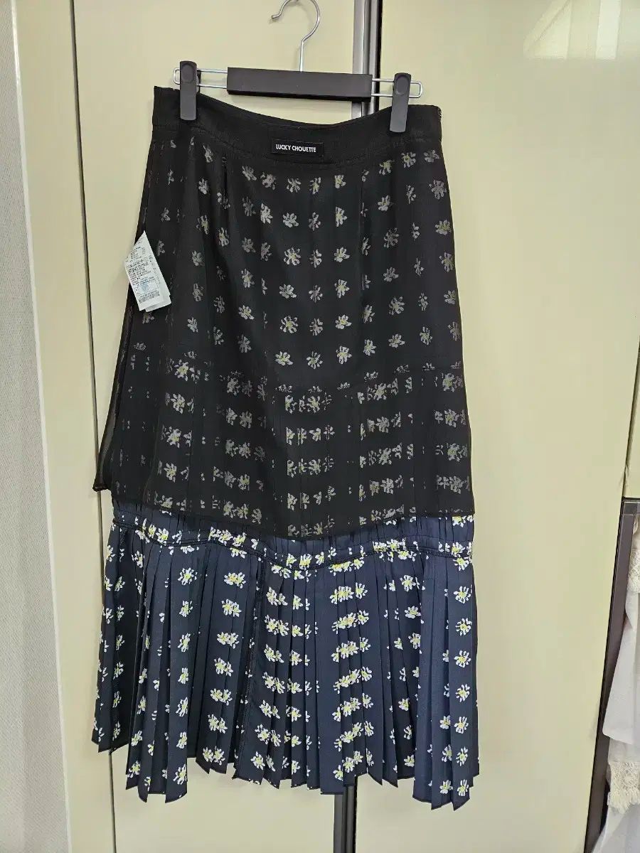 ラッキーショートスカート