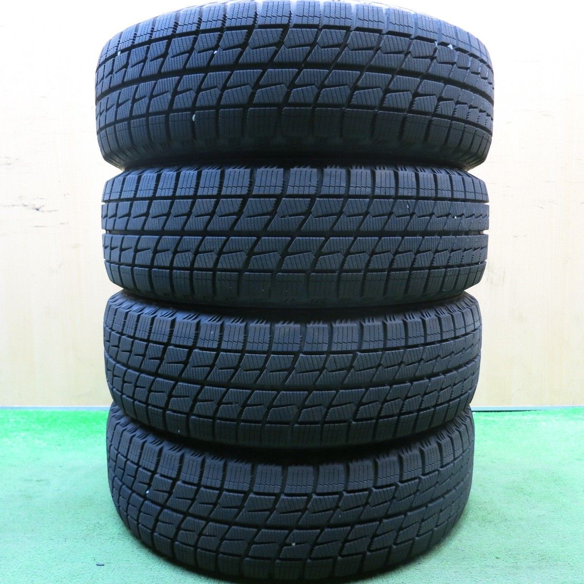ブリヂストン スタッドレスタイヤ　バリ溝195/65R15 ノア ヴォクシー等 バリ溝】ブリヂストン ブリザック VRX3 195/65R15 4本セット