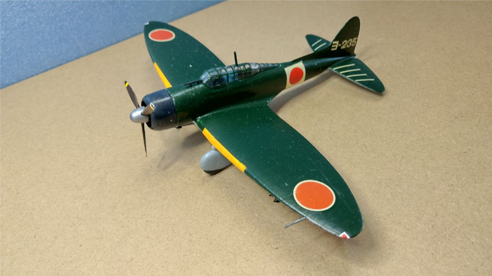 1/72 九九式艦上爆撃機２２型（完成品）