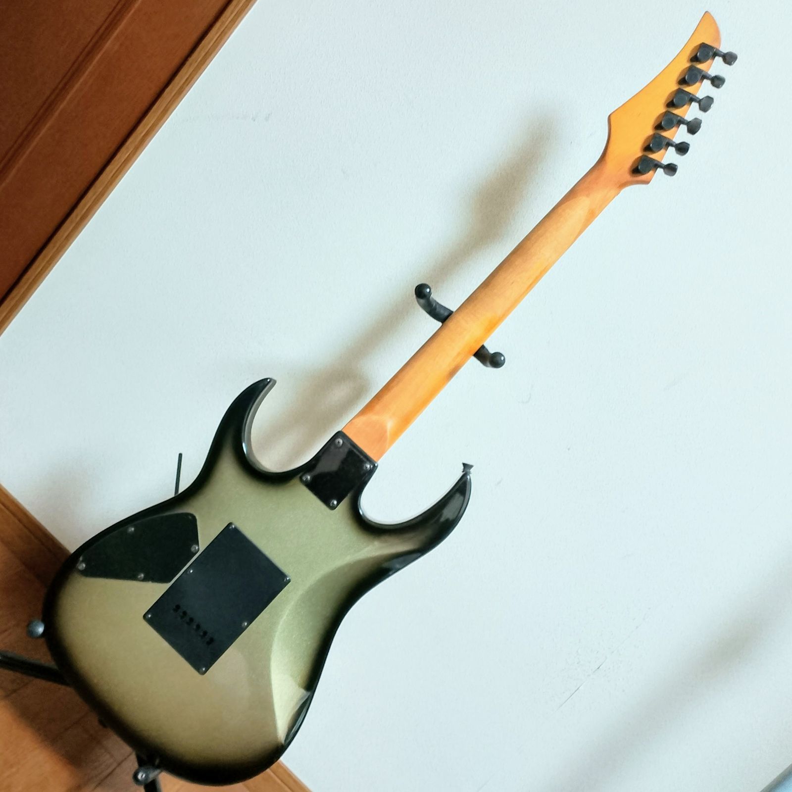Photo Genic ディンキータイプ エレキギター 新品弦に交換済み
