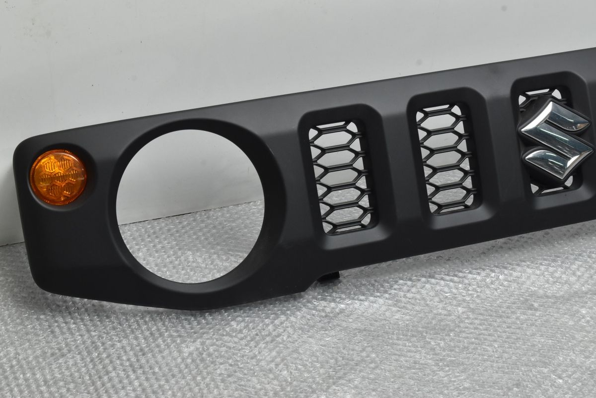 新車外し】スズキ JB64 ジムニー 純正 フロント グリル 品番：72111