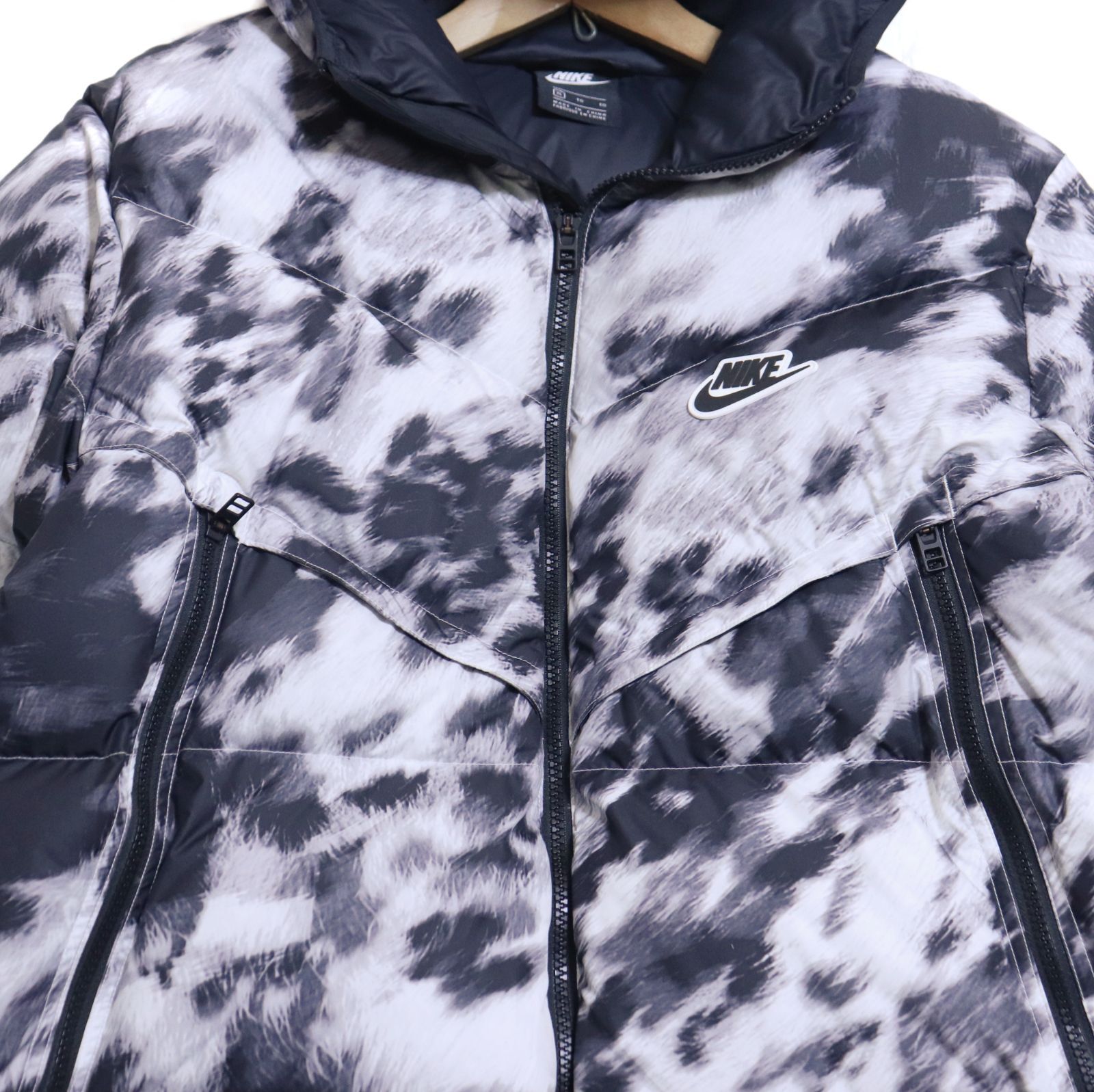 NIKE ナイキ 総柄 白豹柄 立体ロゴ スウッシュ ダウンジャケット XL 