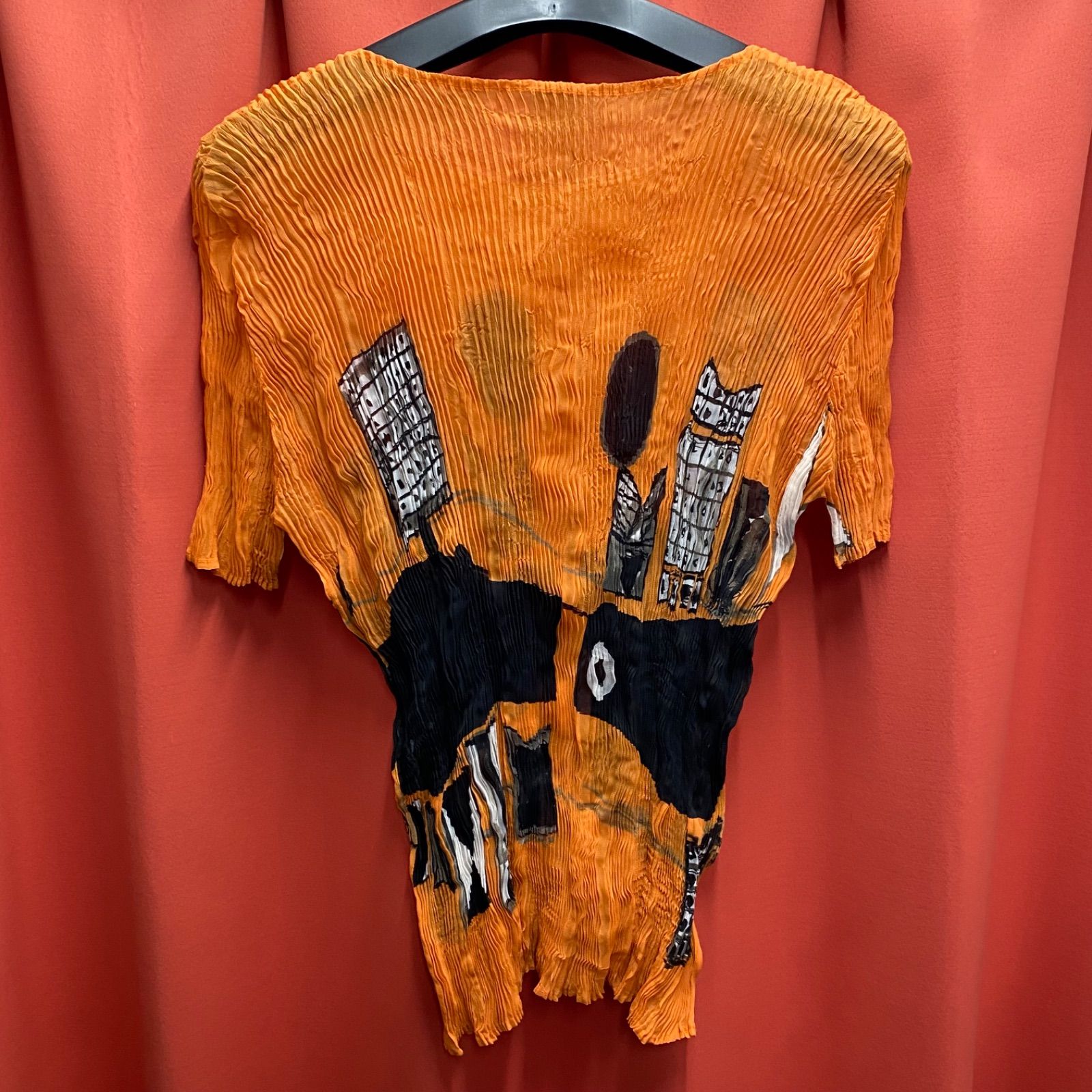 最終大幅値下げ。 ISSEY MIYAKE イッセイミヤケ プリーツ Tシャツ 半袖 オレンジ 【爆安通販】