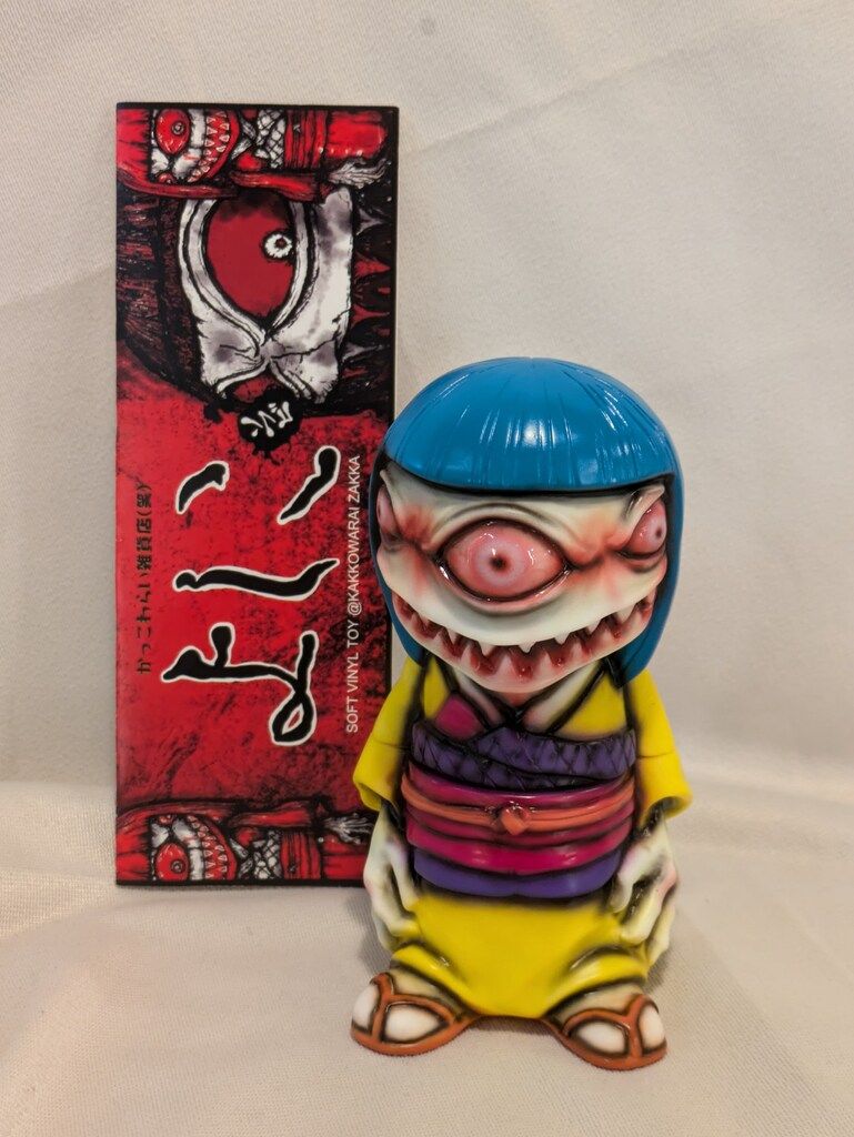 かっこわらい雑貨店 よしこ 黄着物/紫赤帯/青緑髪
