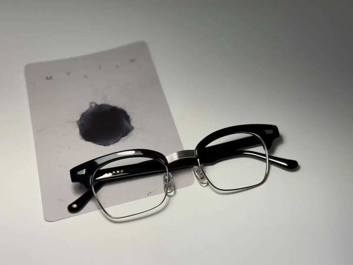 hakusan/白山眼鏡店 白山眼鏡店【公式】 (@hakusan_megane_jp) · Taito-ku, Tokyo