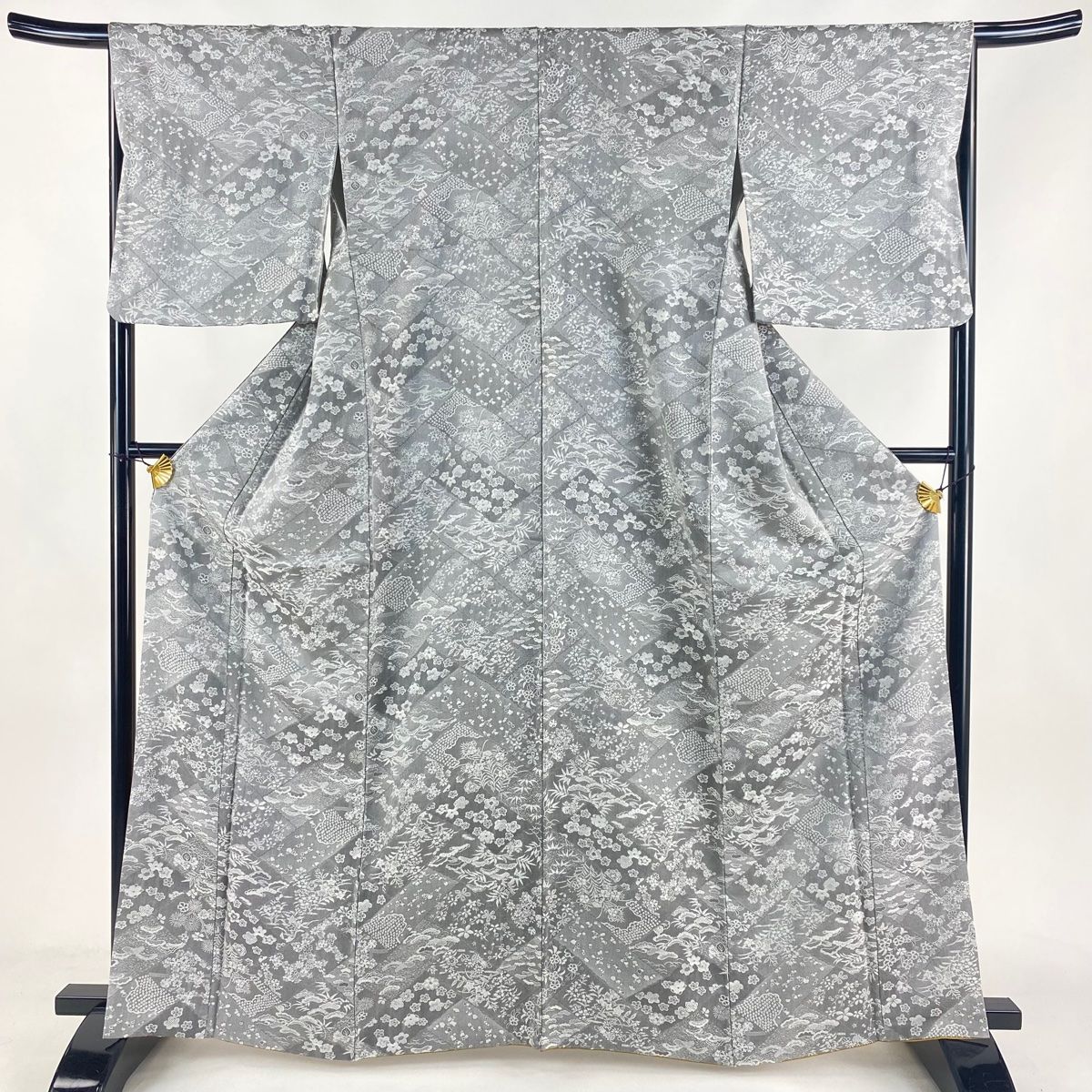 小紋 身丈163cm 裄丈66.5cm M 袷 山岡古都 紋意匠 落款 草花 檜垣文 灰色 正絹