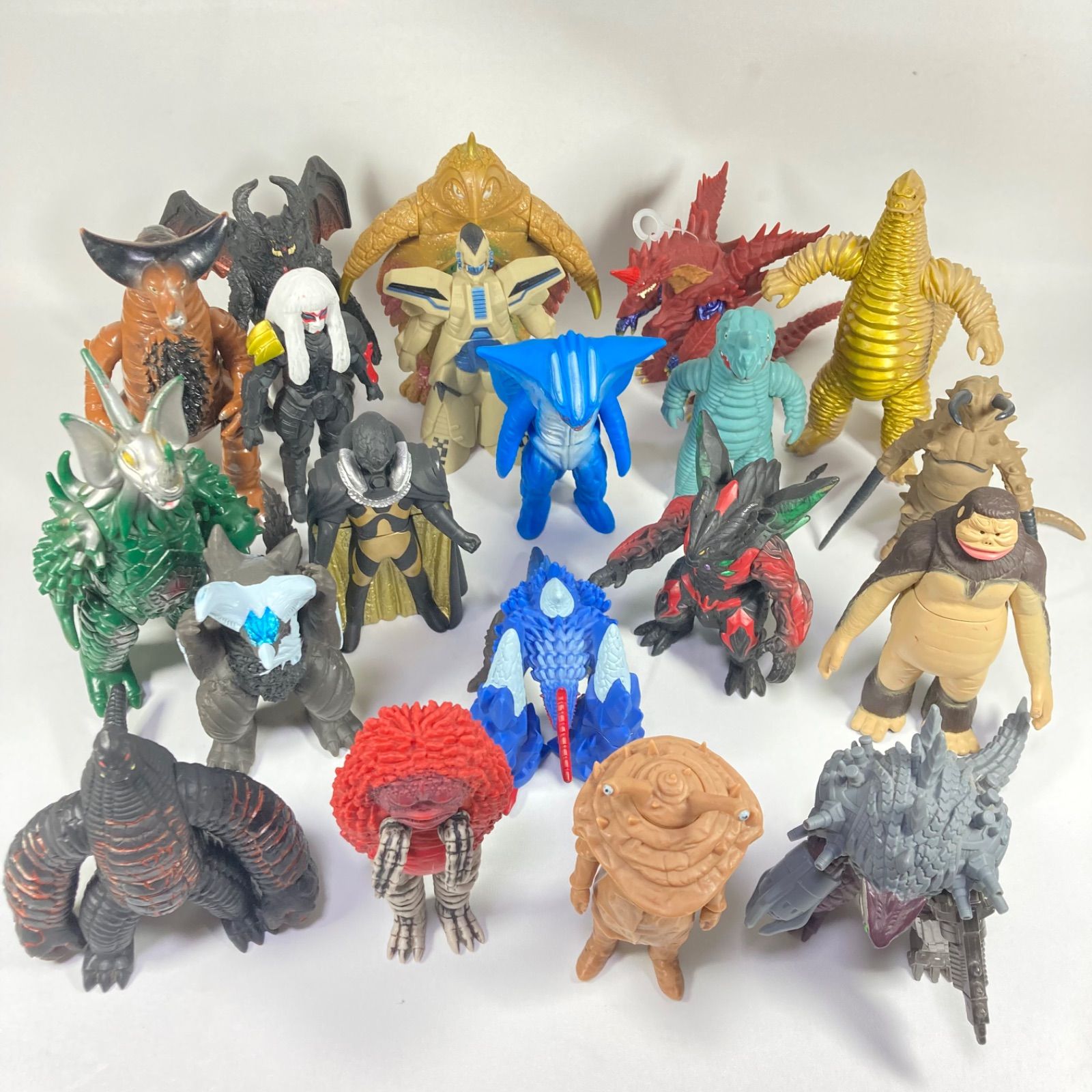 ウルトラマン　ソフビ　フィギュア　まとめ売り ウルトラマン ソフビ フィギュア まとめ売り - メルカリ