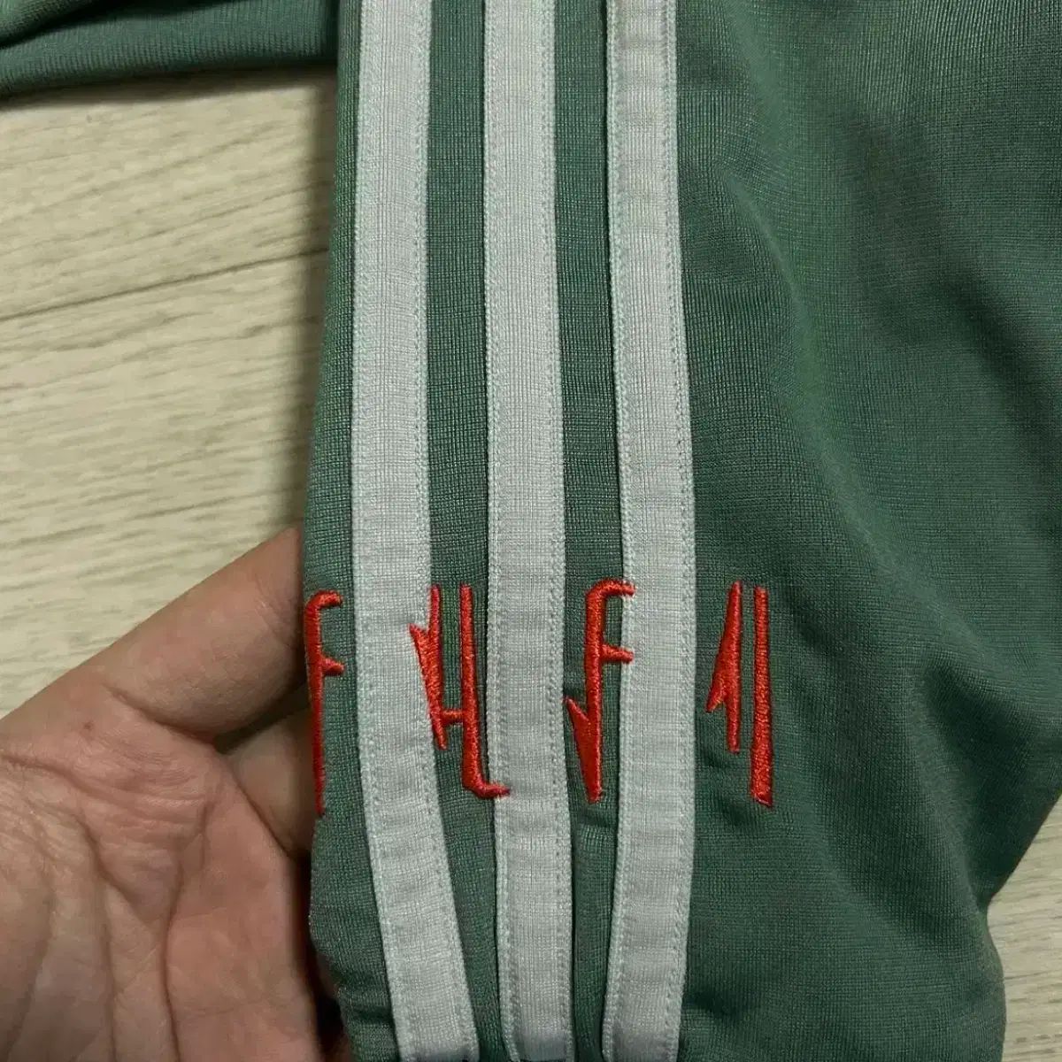 adidas アディダス