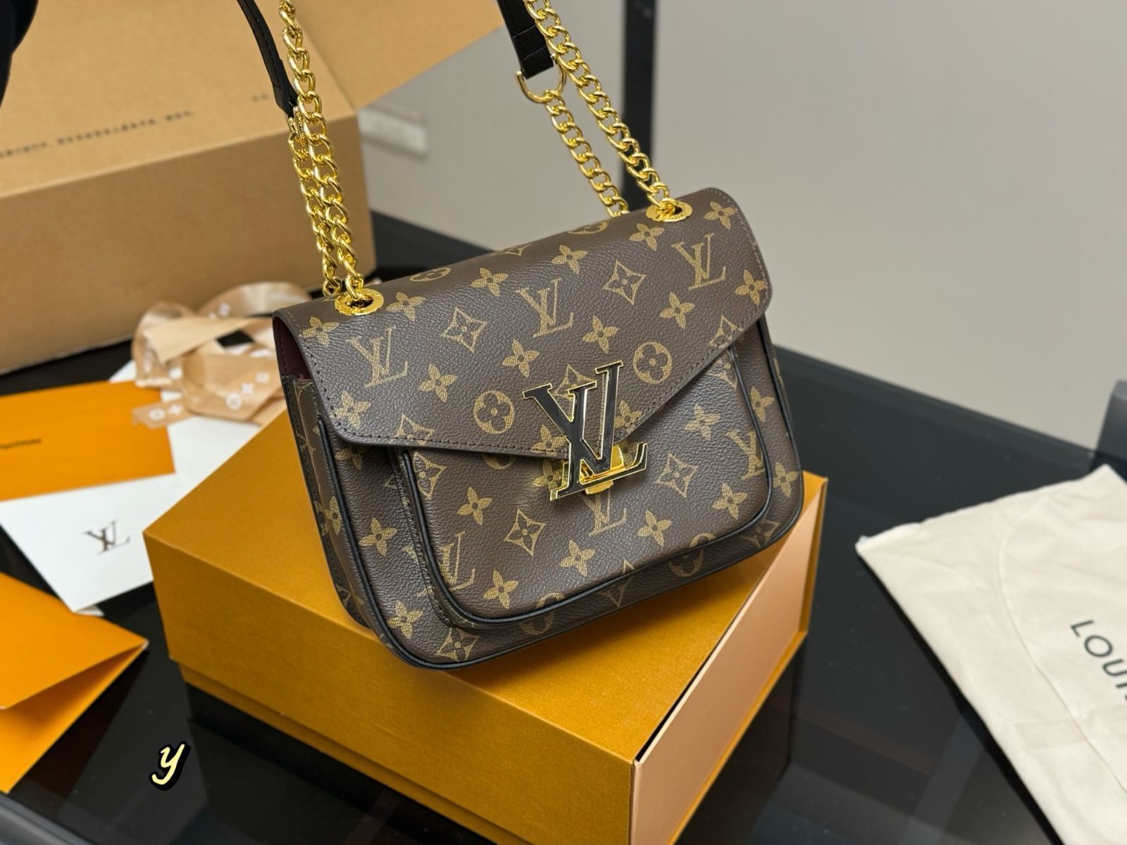 ルイヴィトン PASSY メッセンジャーバッグ 今日特価】LV Passy Messenger Bag ルイ・ヴィトン パッシー