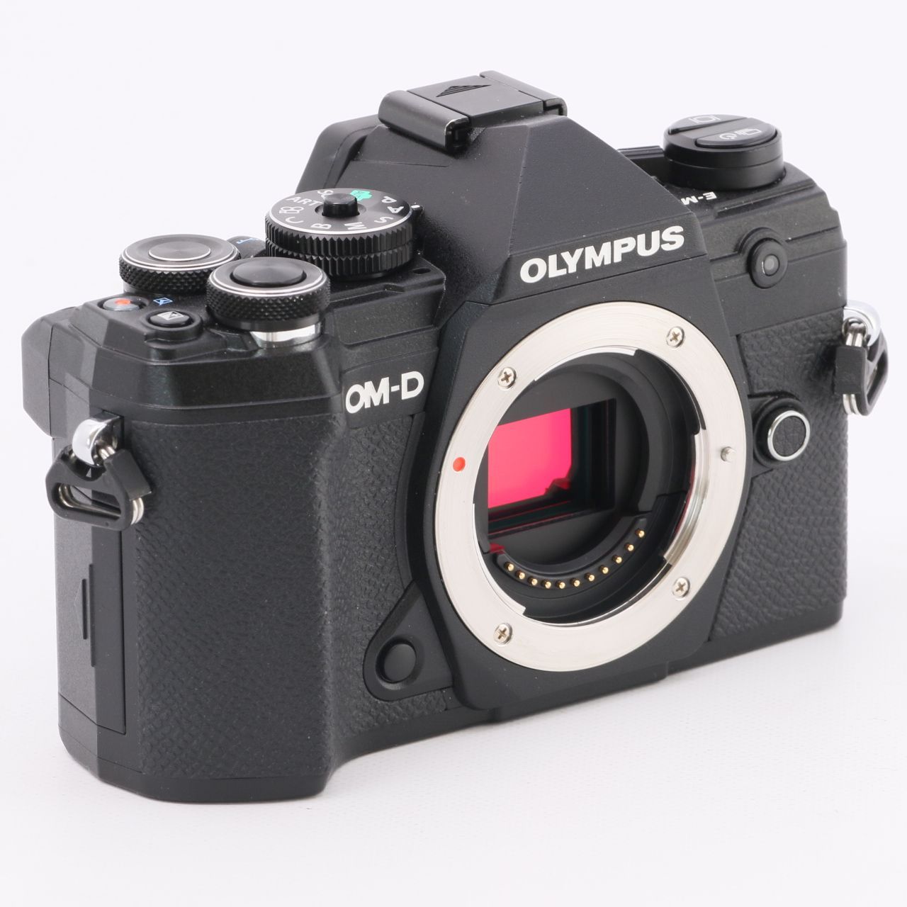 ほぼ新品。保証書有 OLYMPUS OM-D E-M5 Mark III ボディーのみ