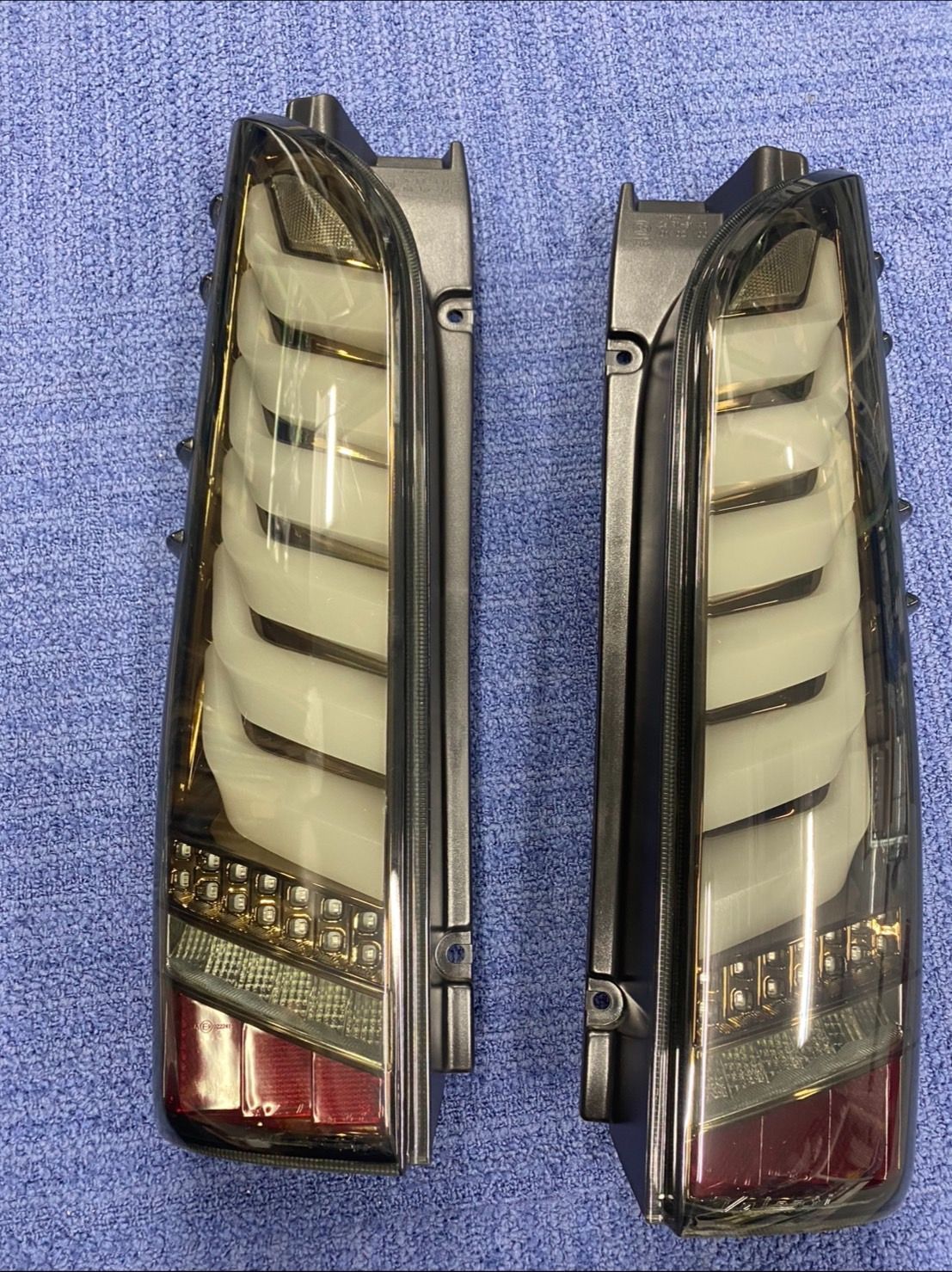 VELENTI ヴァレンティ ハイエース200系 ジュエルLEDテールランプULTRAシグマ スモーク
