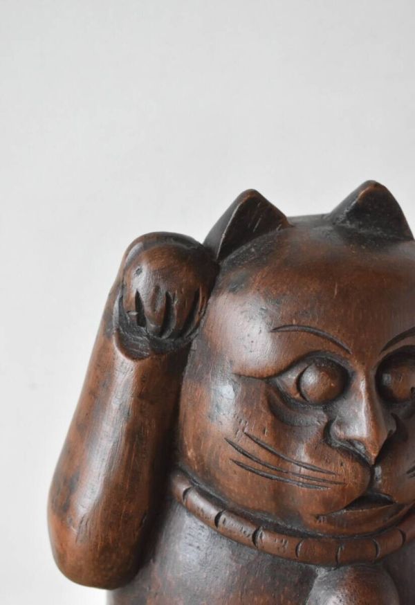 招き猫置物　竹根彫刻ダークブラウン 古い招き猫 枯竹 竹根 彫刻 高さ22cm 日本 アンティーク 古民家