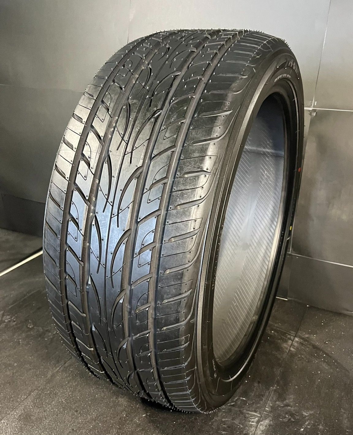 2025年製 約10分山 ヨコハマ YOKOHAMA AVID ENVigor 245/40R20 1