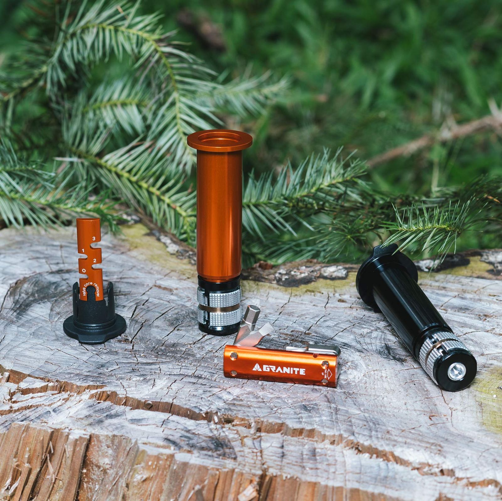 Granite グラナイト スタッシュ RCX Stash RCXマルチツールキット - ステアラーチューブ内に内蔵 コンパクトな自転車ツール コンプレッションプラグモデル ブラック