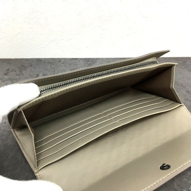 長財布 ベージュ