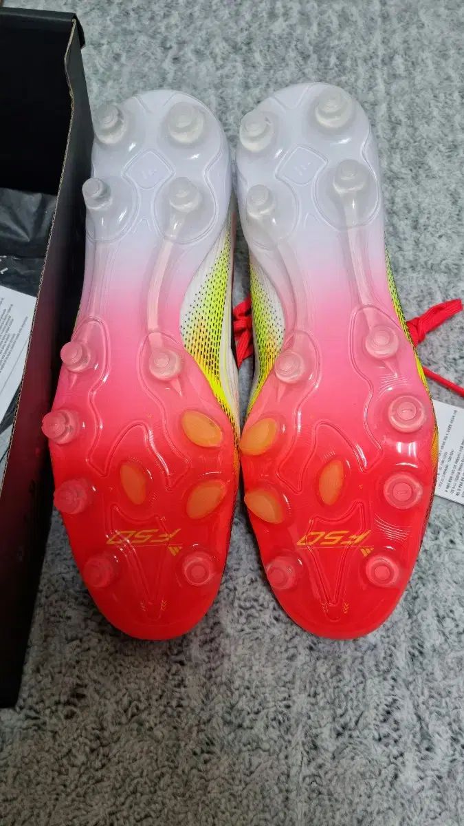 adidas アディダス