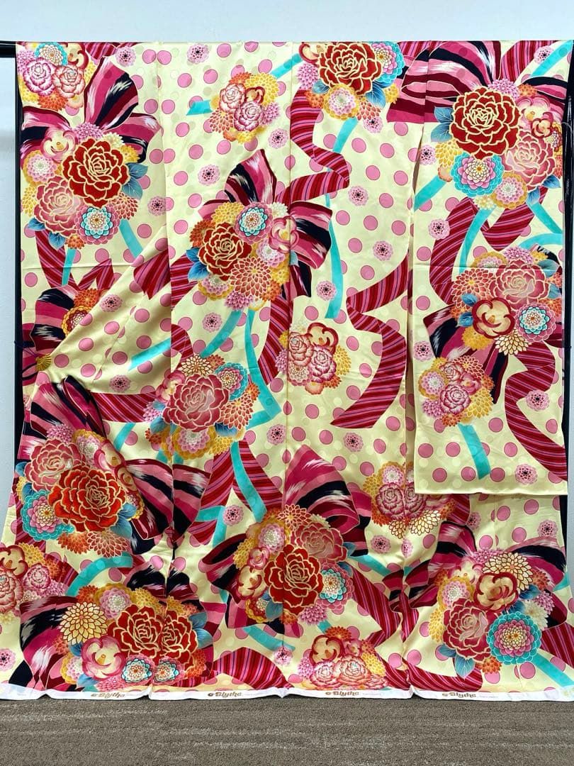 ブランド振袖 仮絵羽 Blythe 京友禅 金彩 刺繍 正絹 未仕立て品 八掛付