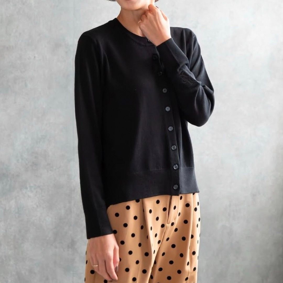 新品 TREFLE+1 カーディガン ブラック 黒 刺繍入り ウール素材 高級 ラメスワンカーディガン | Cardigan,長袖 | | TREFLE＋1（トレフル