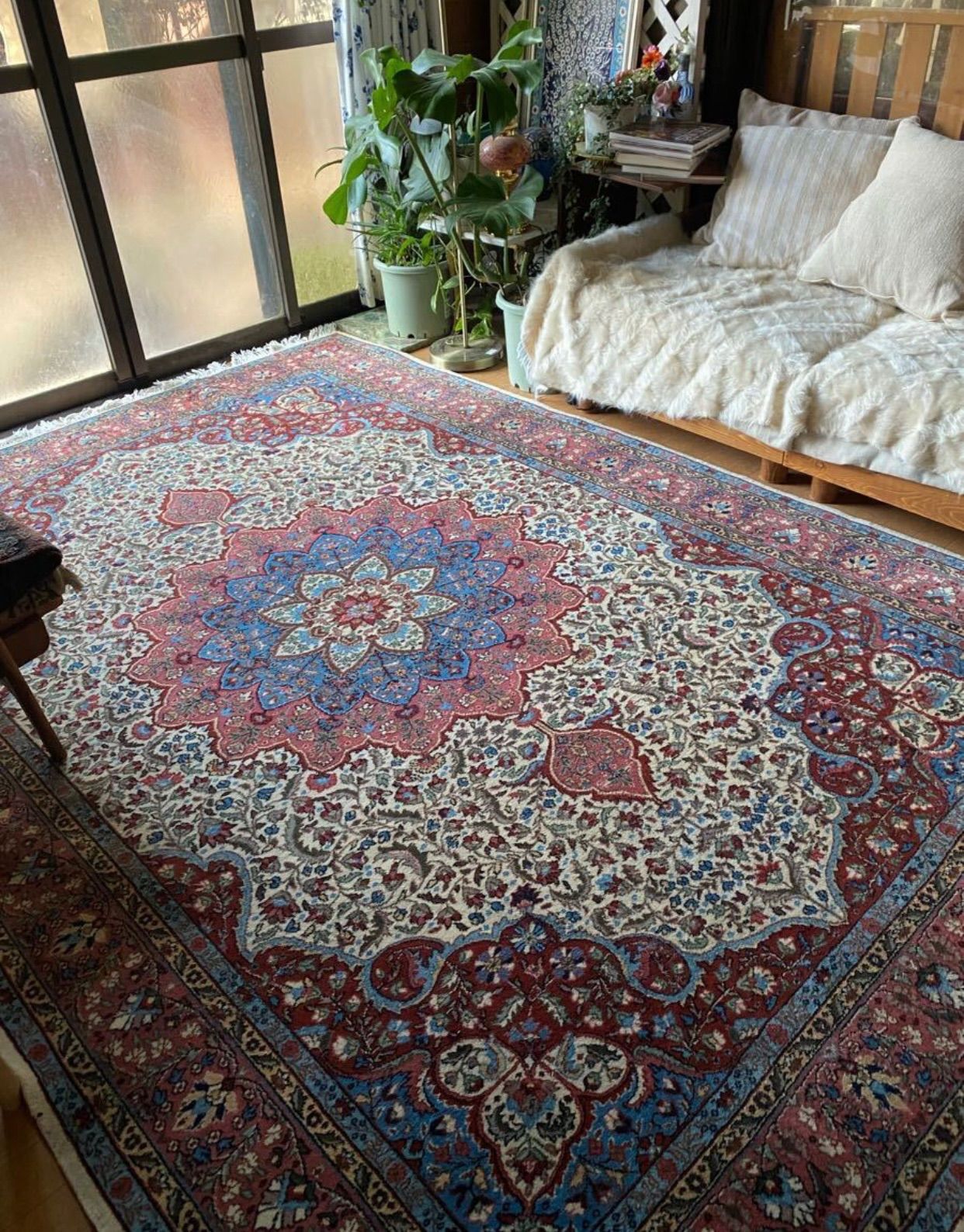 手織りトルコのコンヤラディック絨毯特別細かい 上絨毯700年の歴史イズニック柄皆様大満足のおすすめ絨毯 ヘレケ絨毯カイセリ絨毯に並ぶトルコ有名産地厚みがありペルシャ絨毯に負けない豪華さと織と模様