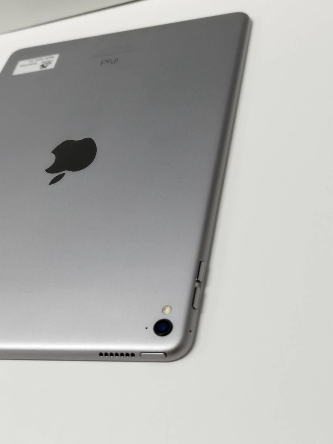 iPad - 【ジャンク】iPad Pro 第1世代/9.7インチ/32GB/A1673 ジャンク】iPad Pro 第1世代/9.7インチ/32GB/A1673 【公式ショッピング