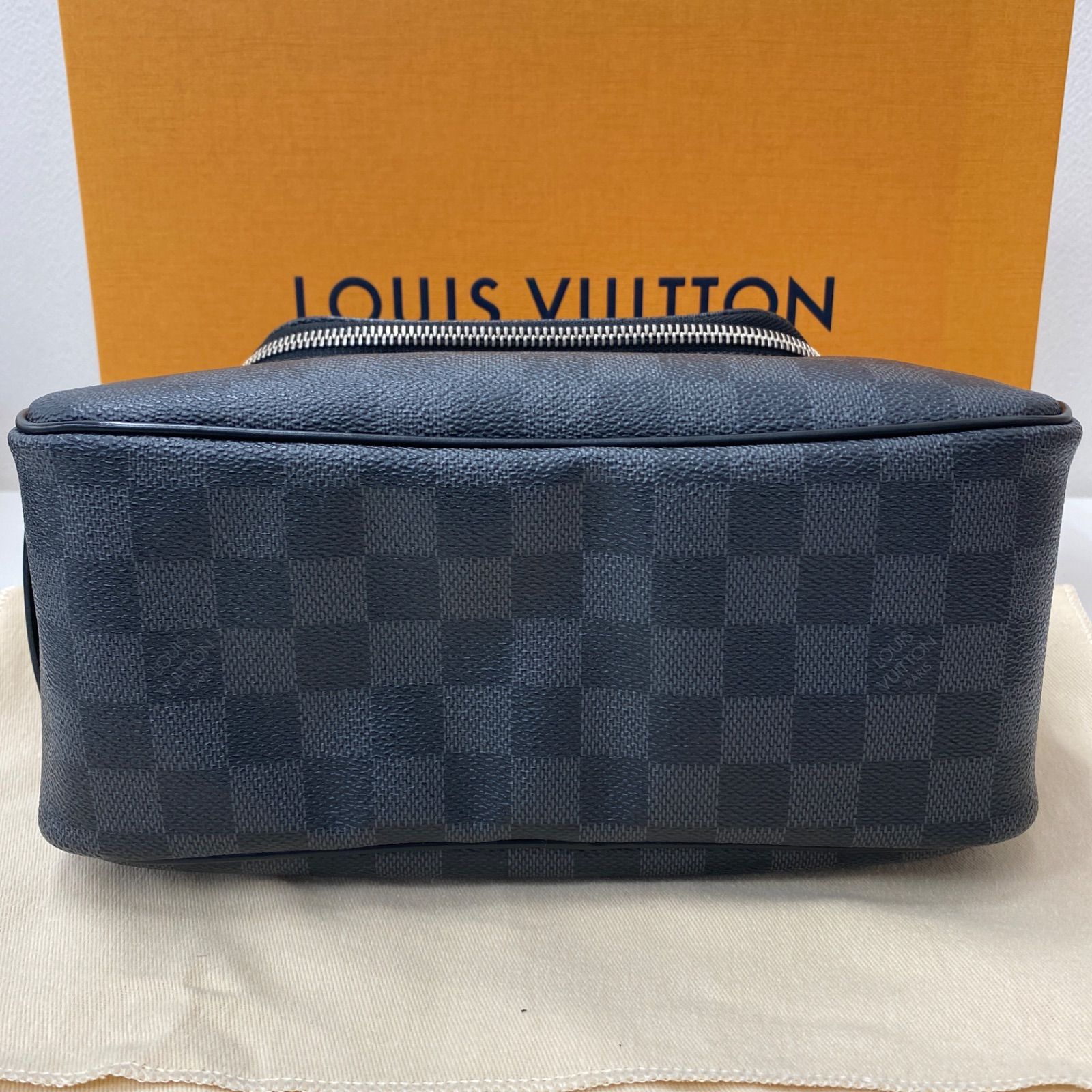 美品】LOUIS VUITTON ルイヴィトン ダミエグラフイット トワレポーチ トラベルポーチクラッチバッグ N47625 - メルカリ