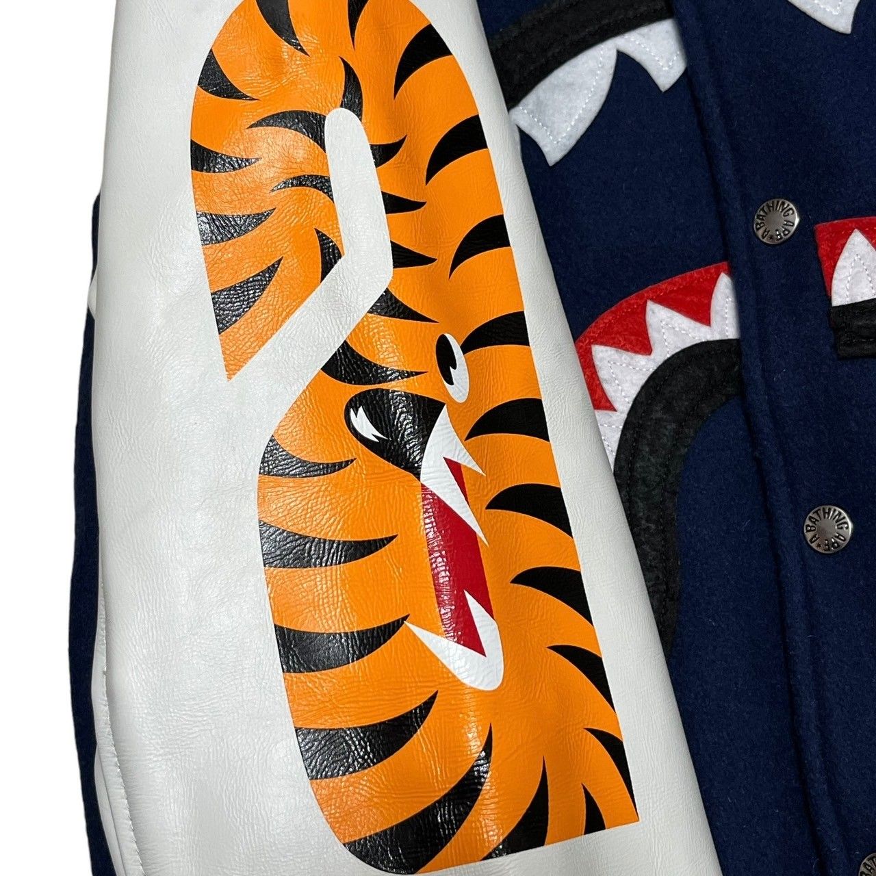 A BATHING APE アベイシングエイプ SAMPLE SHARK VARSITY JACKET レザースリーブシャークスタジャン ジャケット  - メルカリ