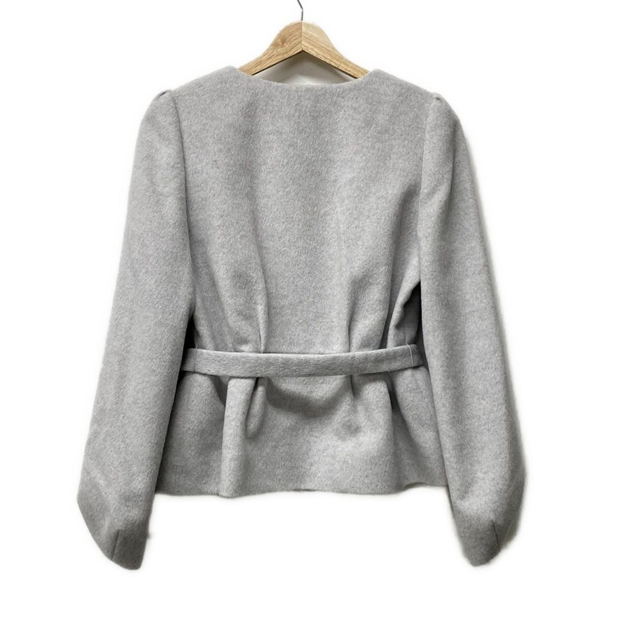 TO BE CHIC トゥービーシック コート サイズ42 L レディース - ライトグレー 長袖 ショート丈 ベルト付き 冬