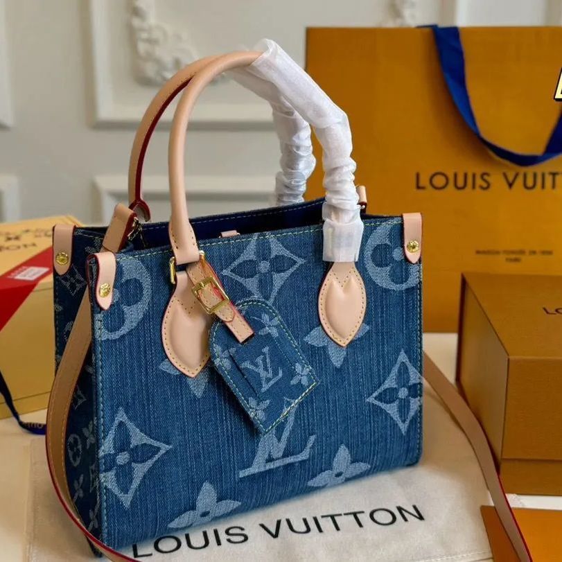 新品未使用 箱付   LOUIS VUITTON   ノベルティトートバッグ 専用ページ