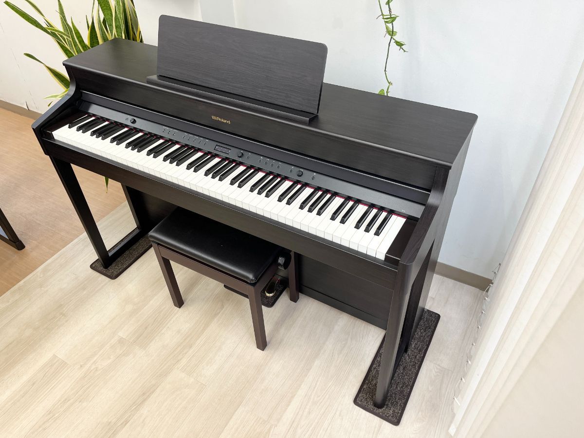 美品】Roland電子ピアノ HP702-WH【無料配送可能】 新品】デジタル