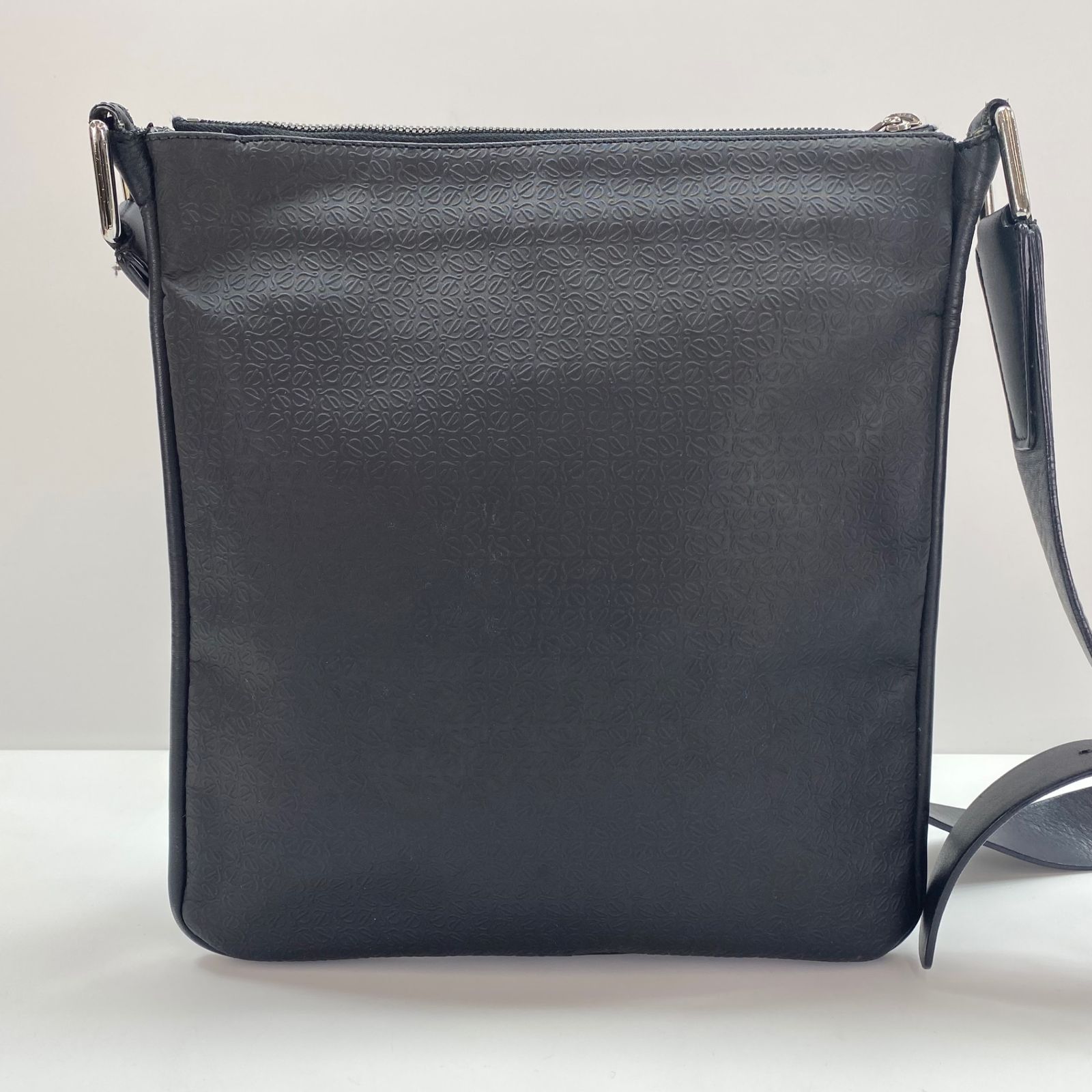 美品】ロエベ アナグラム ショルダーバッグ ブラック 斜めがけOK