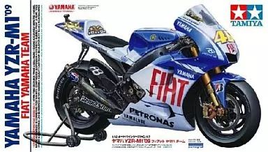 プラモデル セール中 1/12 ヤマハ YZR-M1 '09 フィアット ヤマハ
