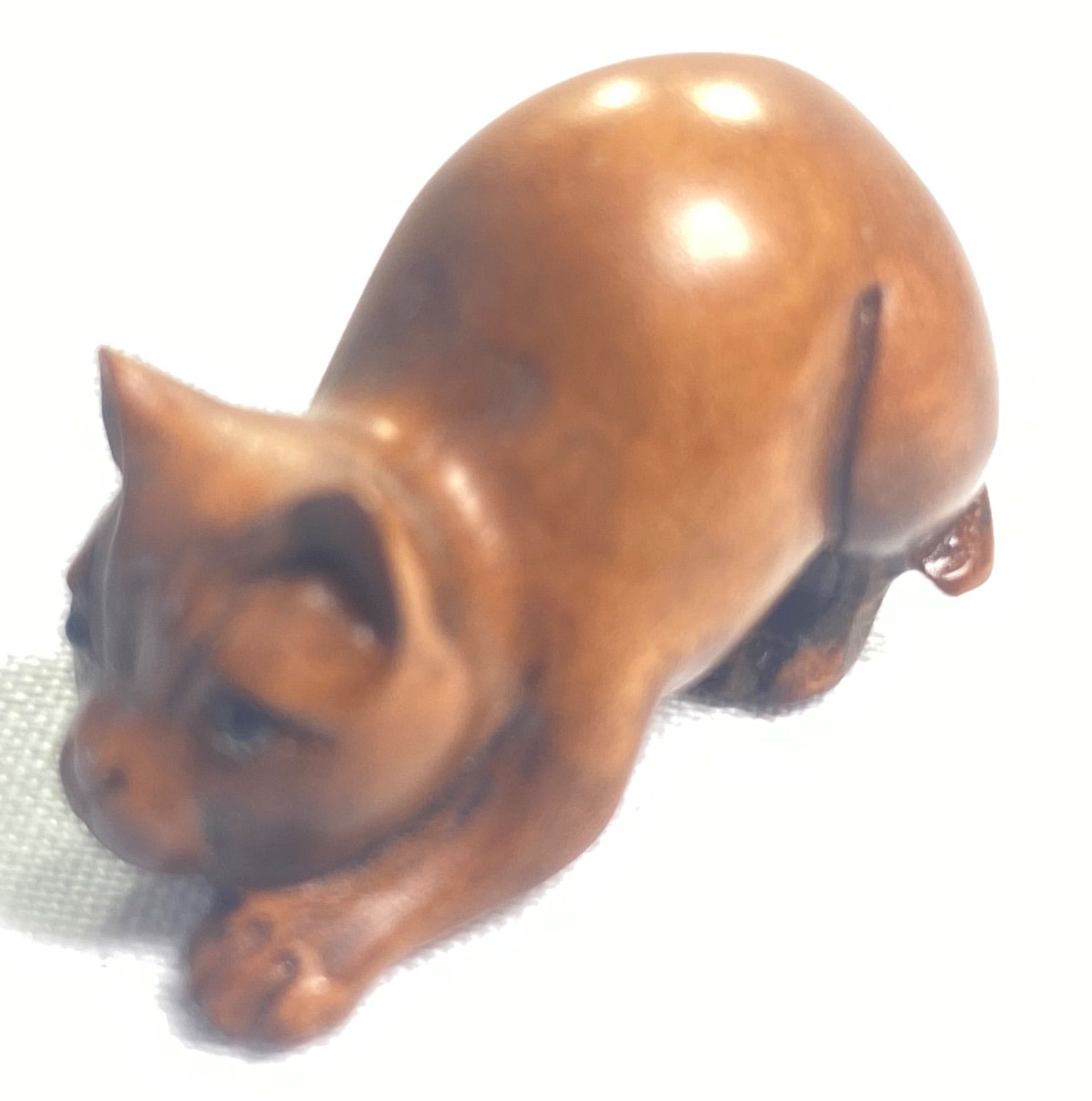 黄楊精細彫刻十二支縁起置物「座る犬」【整理番号:N23】 置物柘植 牛の彫刻黄楊繊細彫刻 木製 穴1個置物になります