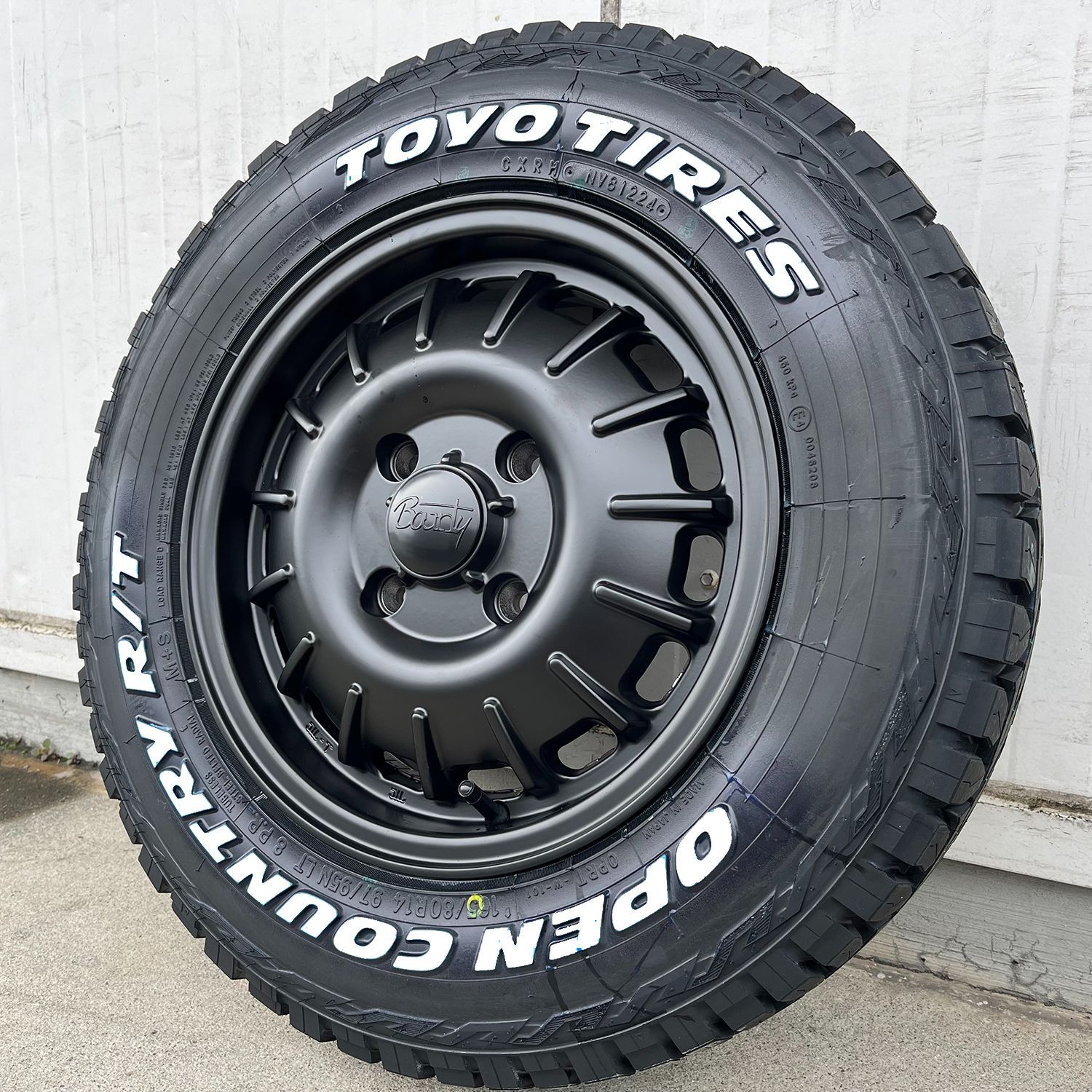 NV200 バネット デリカ D3 TOYO トーヨー OPENCOUNTRY オープンカントリ― RT 165/80R14 ホワイトレター  14インチ タイヤホイールセット Noel ノエル - メルカリ