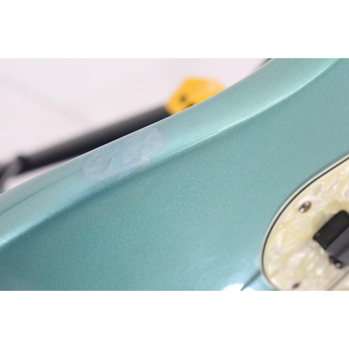 コンパクトな ＦＥＮＤＥＲ ＡＭＥＲＣＡＮ ＤＥＬＵＸＥ ＪＡＺＺＢＡＳＳ