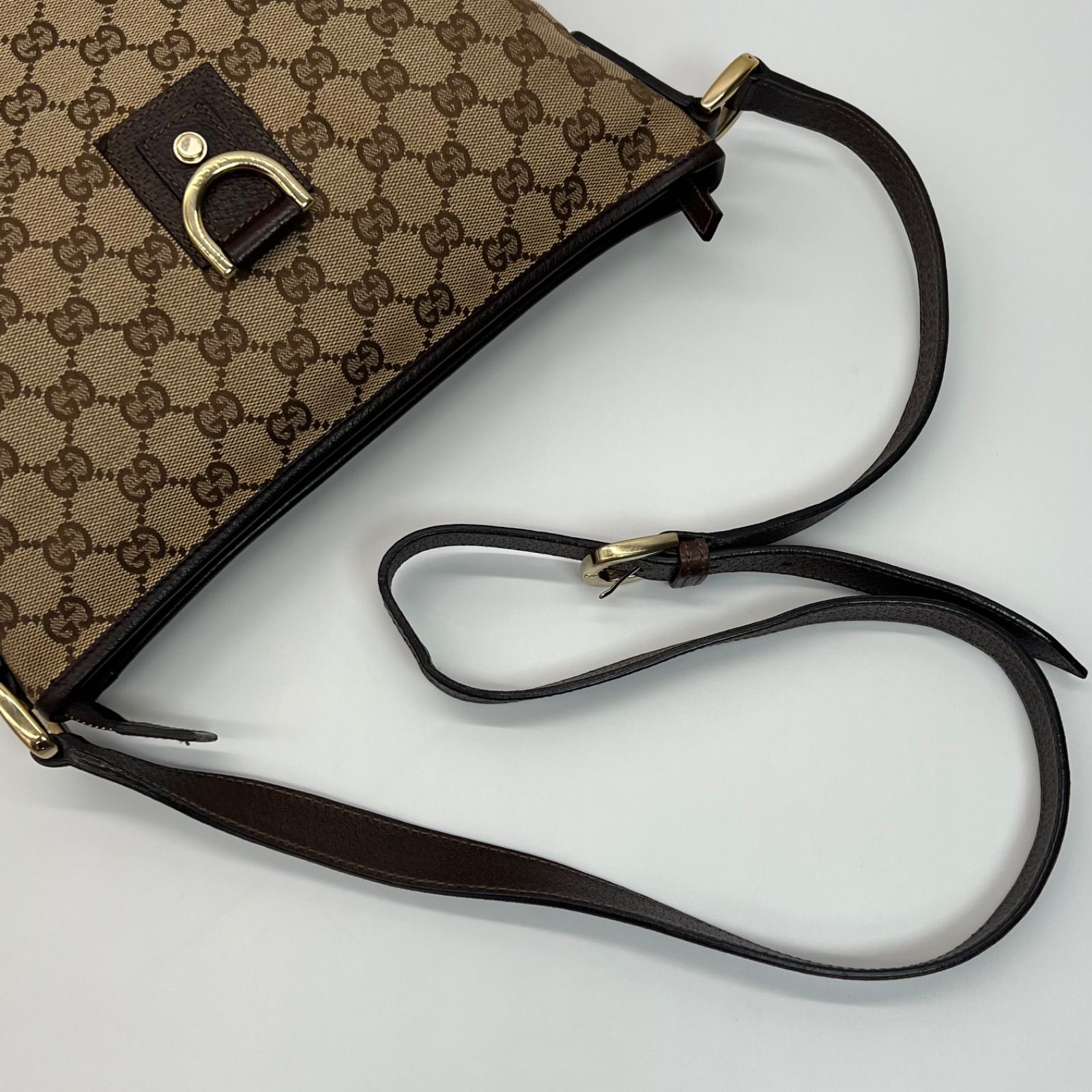 GUCCI - 【極美品・使用感少ない✨】グッチ サコッシュ