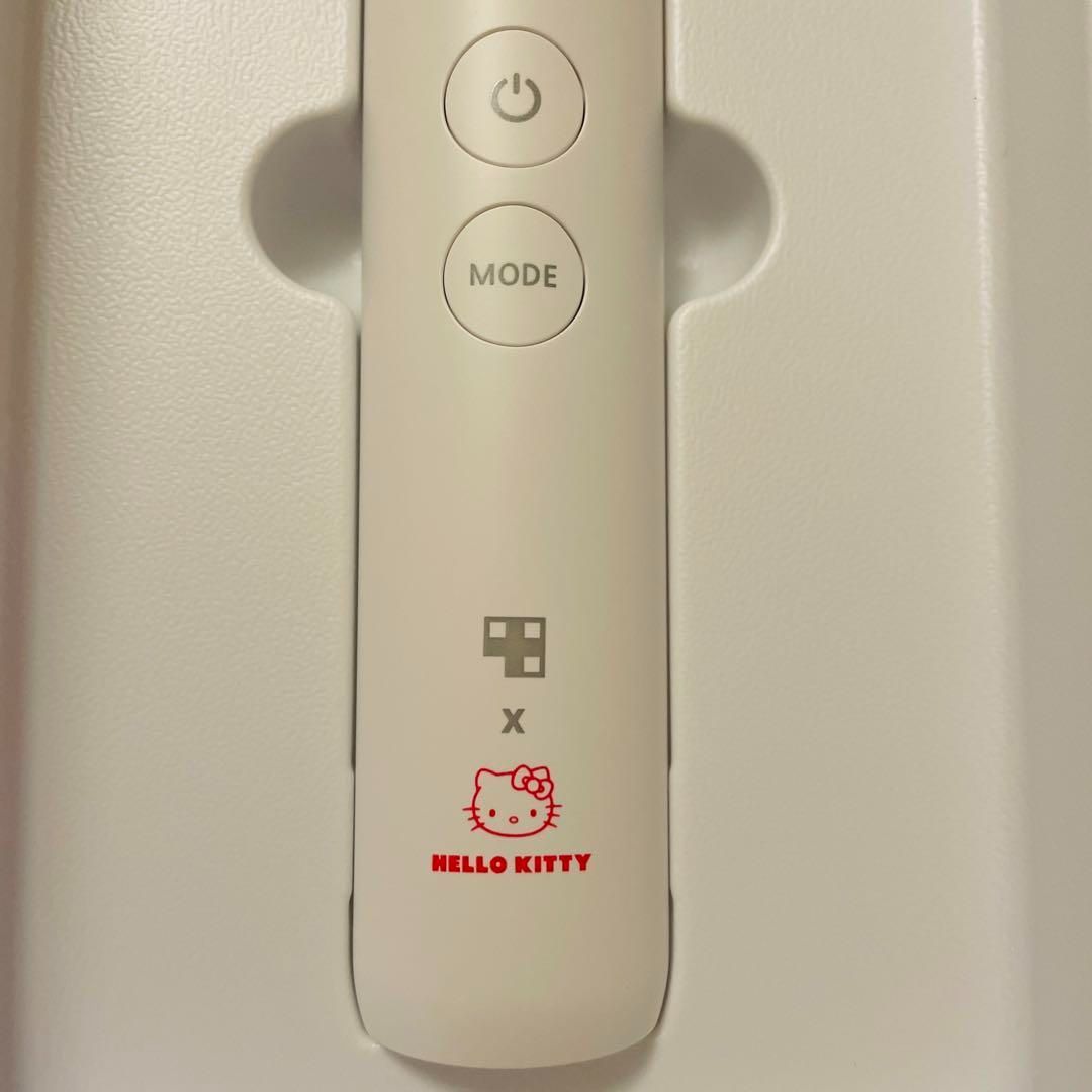 【限定品】新品未使用50周年メディキューブ ブースタープロ ハローキティ 美顔器 🍎 【medicube】AGE-Rブースタープロ X HELLO KITTY 🍎 ベスコス