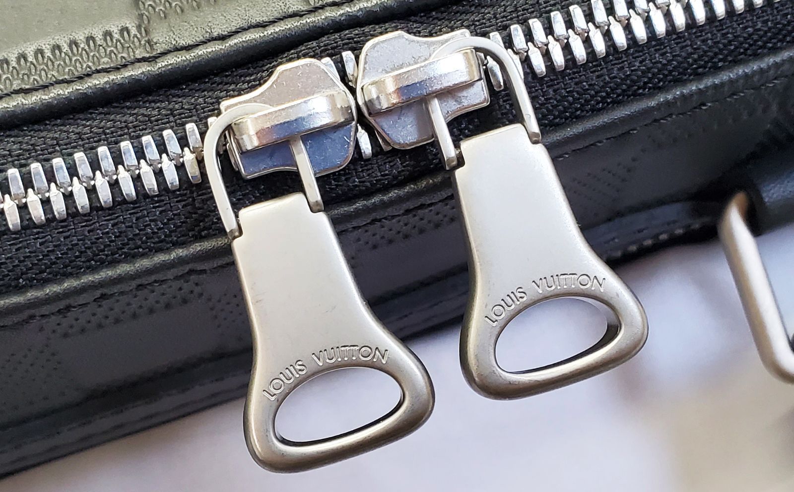 B5051◇ほぼ未使用【ルイヴィトン】アンフィニ アヴェニュー ブリーフ