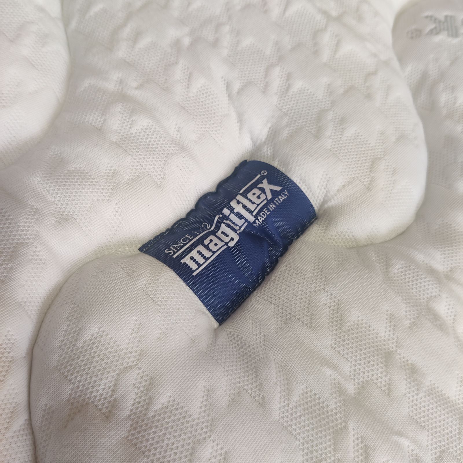 マニフレックス VIROBLOCKトッパー シングル 100×195 睡眠の質を上げる高反発敷パッド シングル 4cm厚 布団やマットレスに重ねるだけで寝心地アップ 表と裏で異なる寝心地 二層構造の体圧分散で理想の寝姿勢 マットレスの汚れ防止 NEXPOTALLINN_EU