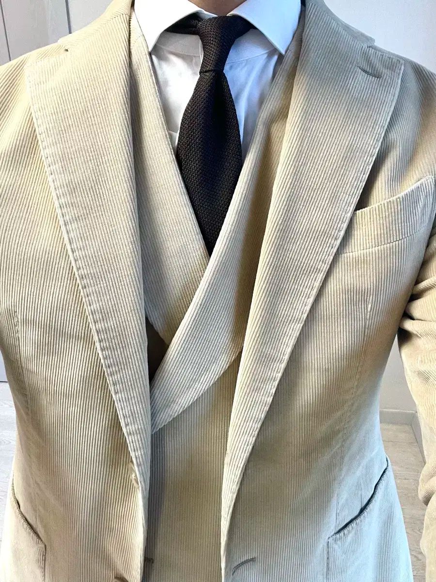 SUITSUPPLY LIGHT BROWN CORDUROY SUIT