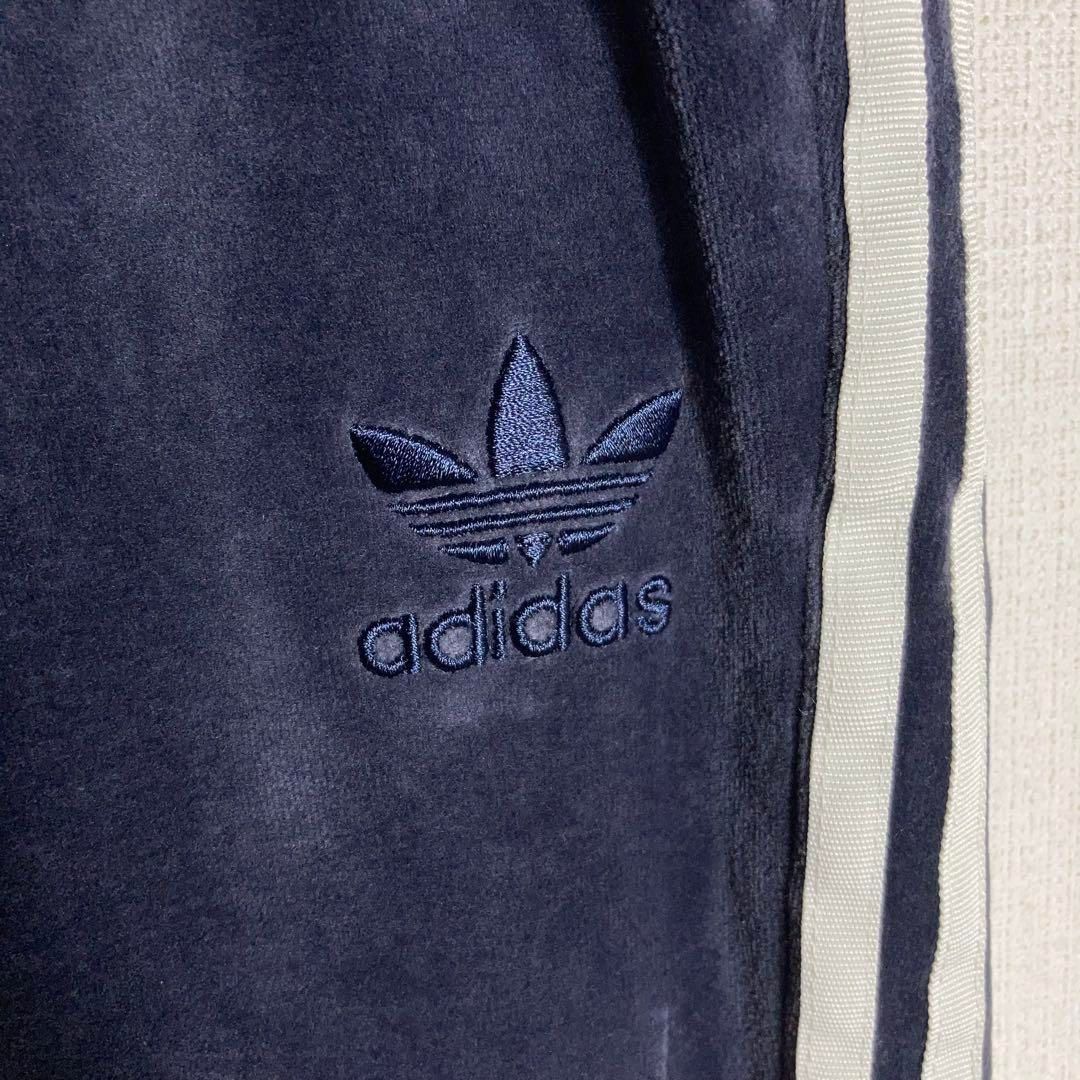 adidas ベロア ジャージ トラックジャケット セットアップ 刺繍ロゴ 紺. アディダス ベロア トラックジャケット - ブルー | アディダス