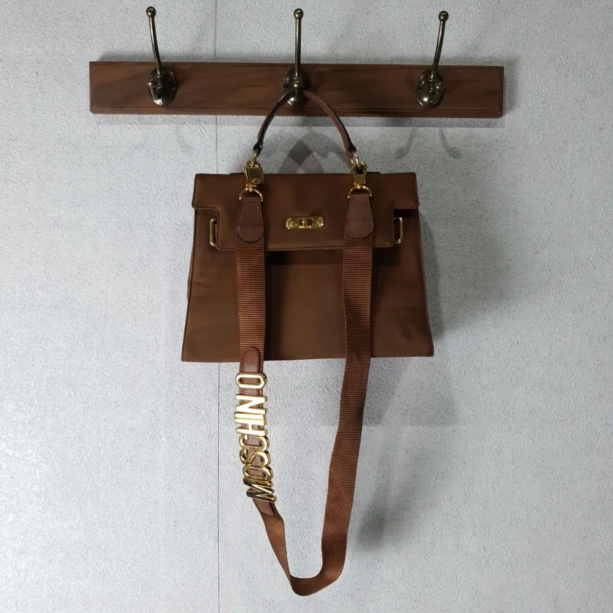 MOSCHINO ワインレッド ショルダーバッグ MOSCHINO モスキーノ 2WAY ショルダーバッグ レッド ビンテージ