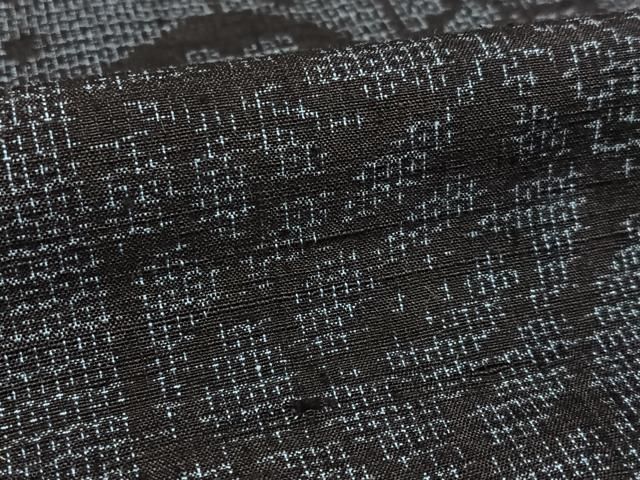 平和屋着物○結城紬 80亀甲 花唐草文 やまと誂製 正絹 逸品 未