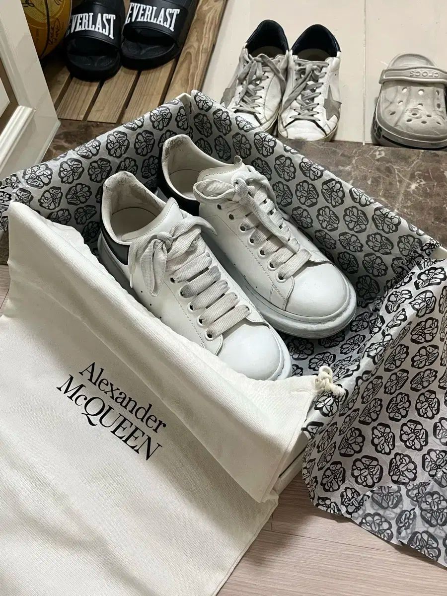 mcqueen アレキサンダーマックイーン