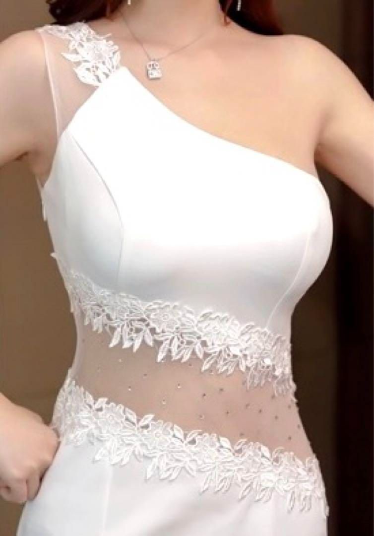 花柄にストーンが可愛い ワンショルイブニングドレス - メルカリ