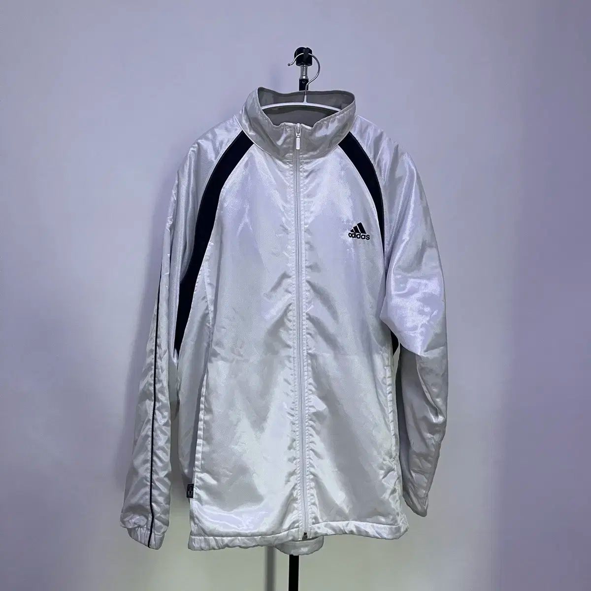 adidas アディダス ジャージ 販売しています
