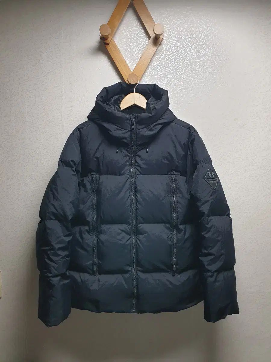 24fw /男性 105 UNDER ARMOUR(アンダーアーマー) ストーム メンズダウンジャケット