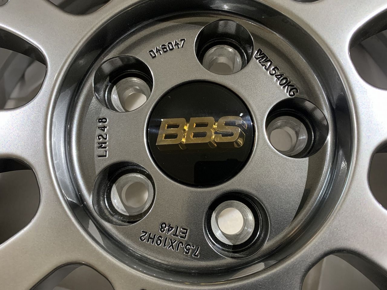 BBS 19インチホイール LM248ナット付き 2503004】【1本】BBS LM LM248 19インチ 7.5J +48 PCD100 5H - メルカリ